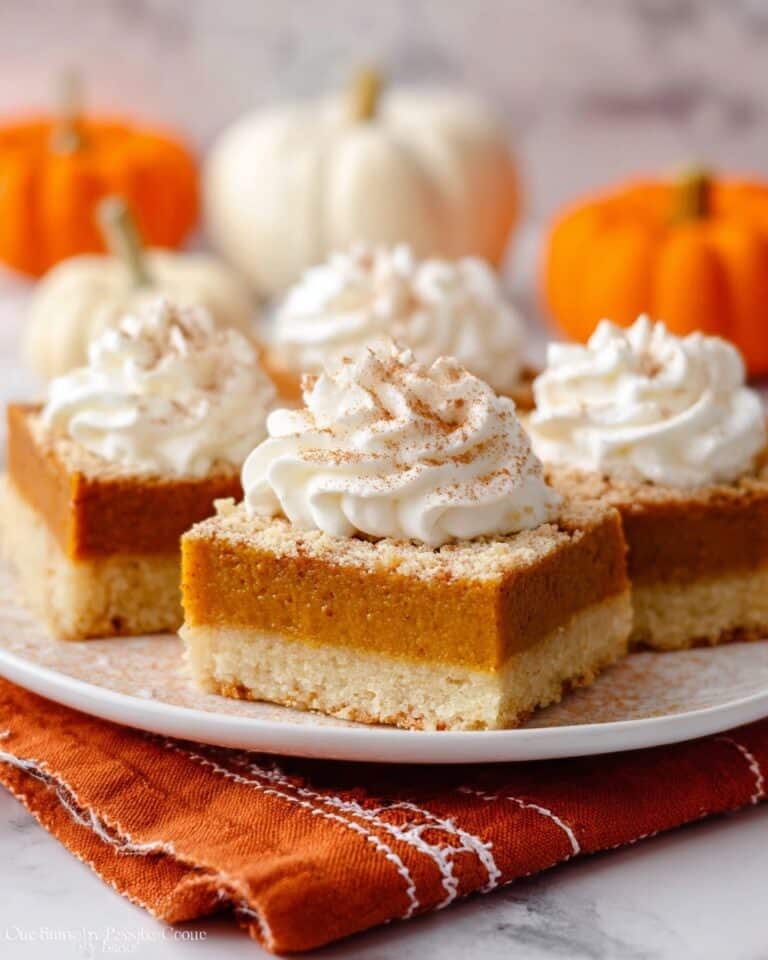 Creamy Pumpkin Pie Bars Recipe
