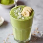 Best Easy Matcha Smoothie (5 Minutes) Recipe