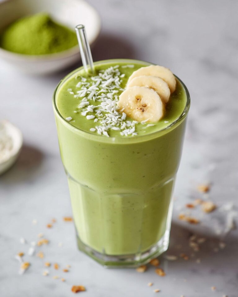 Best Easy Matcha Smoothie (5 Minutes) Recipe