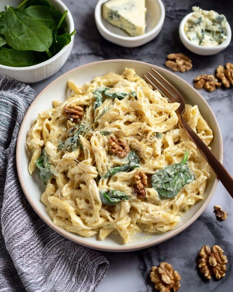 Blue Cheese Pasta with Spinach and Walnuts Recipe