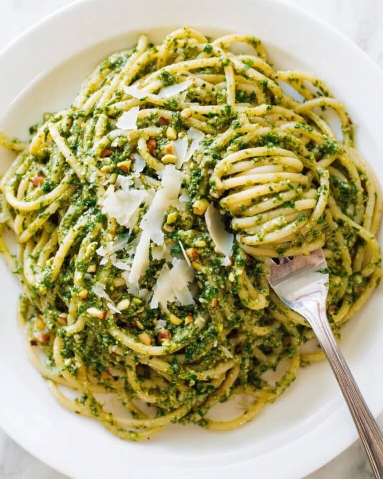 Arugula Pasta with Sun-Dried Tomatoes and Cashew Pesto Recipe